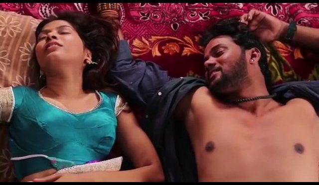 Recent Collection Naughty Aunty In Market with Saree Hot Romance Bed Scene